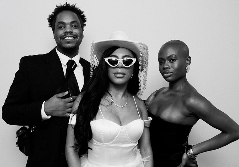 Open-Booths-Taylor-&-CJ